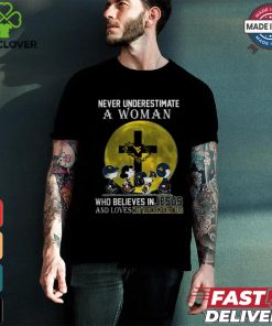 Peanuts Characters Never Underestimate A Woman Who Believes In Jesus And Loves West Virginia Mountaineers Shirt
