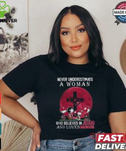 Peanuts Characters Never Underestimate A Woman Who Believes In Jesus And Loves Wisconsin Badgers Shirt