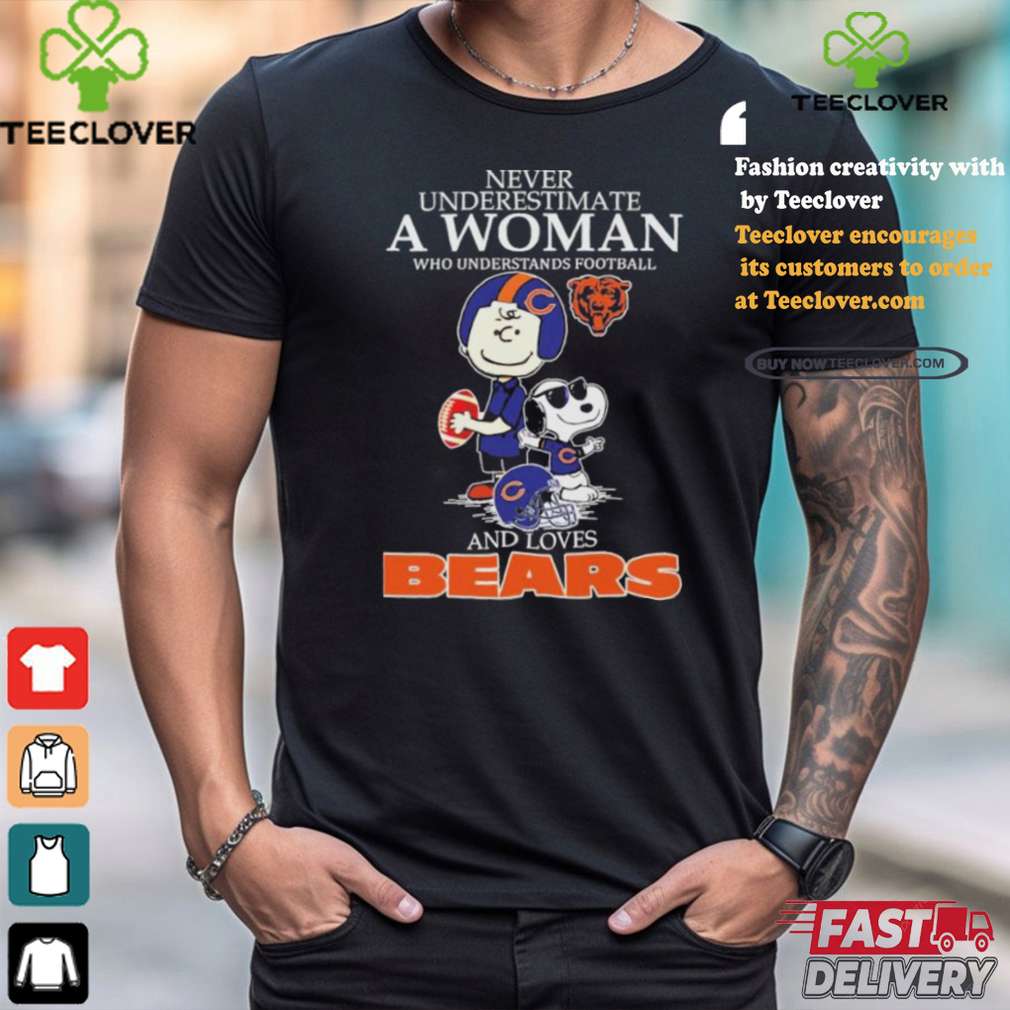 Peanuts Characters Never Underestimate A Woman Who Understands Football And Loves Chicago Bears T shirt Peanuts Characters Never Underestimate A Woman Who Understands Football And Loves Chicago Bears T shirt