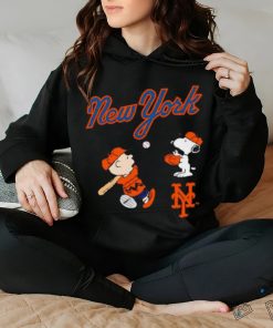 Peanuts Charlie Brown And Snoopy Playing Baseball New York Mets Shirt