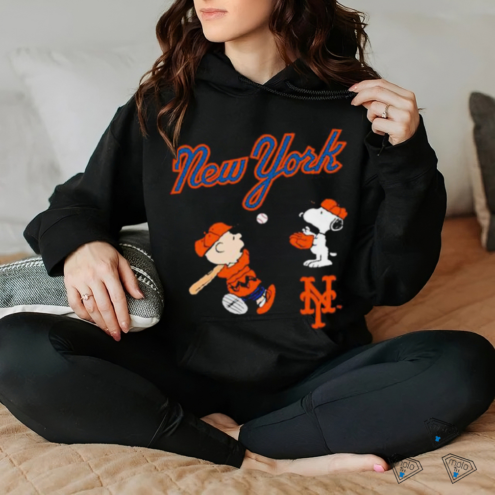 Peanuts Charlie Brown And Snoopy Playing Baseball New York Mets Shirt Peanuts Charlie Brown And Snoopy Playing Baseball New York Mets Shirt