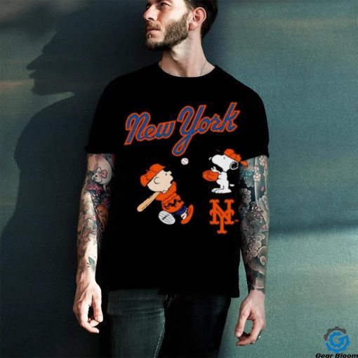 Peanuts Charlie Brown And Snoopy Playing Baseball New York Mets Shirt