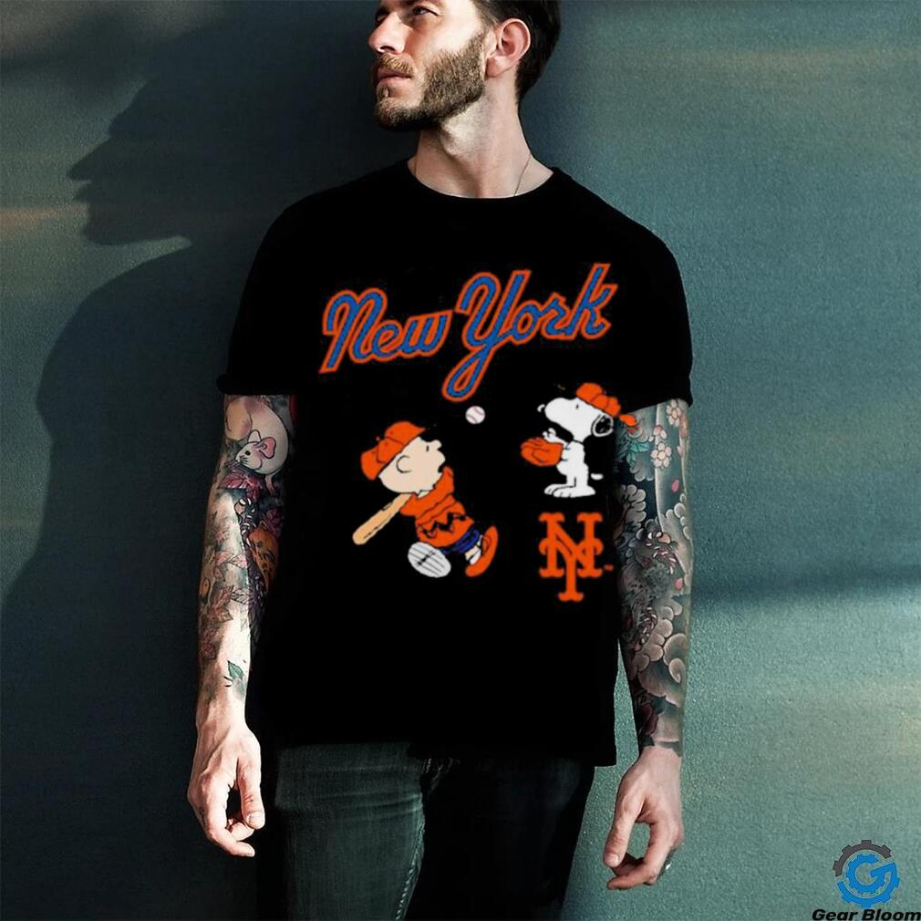 Peanuts Charlie Brown And Snoopy Playing Baseball New York Mets Shirt Peanuts Charlie Brown And Snoopy Playing Baseball New York Mets Shirt