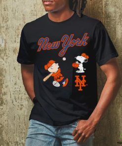 Peanuts Charlie Brown And Snoopy Playing Baseball New York Mets Shirt 3 Peanuts Charlie Brown And Snoopy Playing Baseball New York Mets Shirt