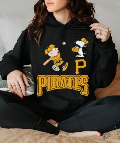 Peanuts Charlie Brown And Snoopy Playing Baseball Pittsburgh Pirates Shirt