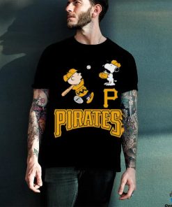 Peanuts Charlie Brown And Snoopy Playing Baseball Pittsburgh Pirates Shirt