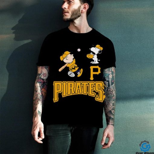 Peanuts Charlie Brown And Snoopy Playing Baseball Pittsburgh Pirates Shirt