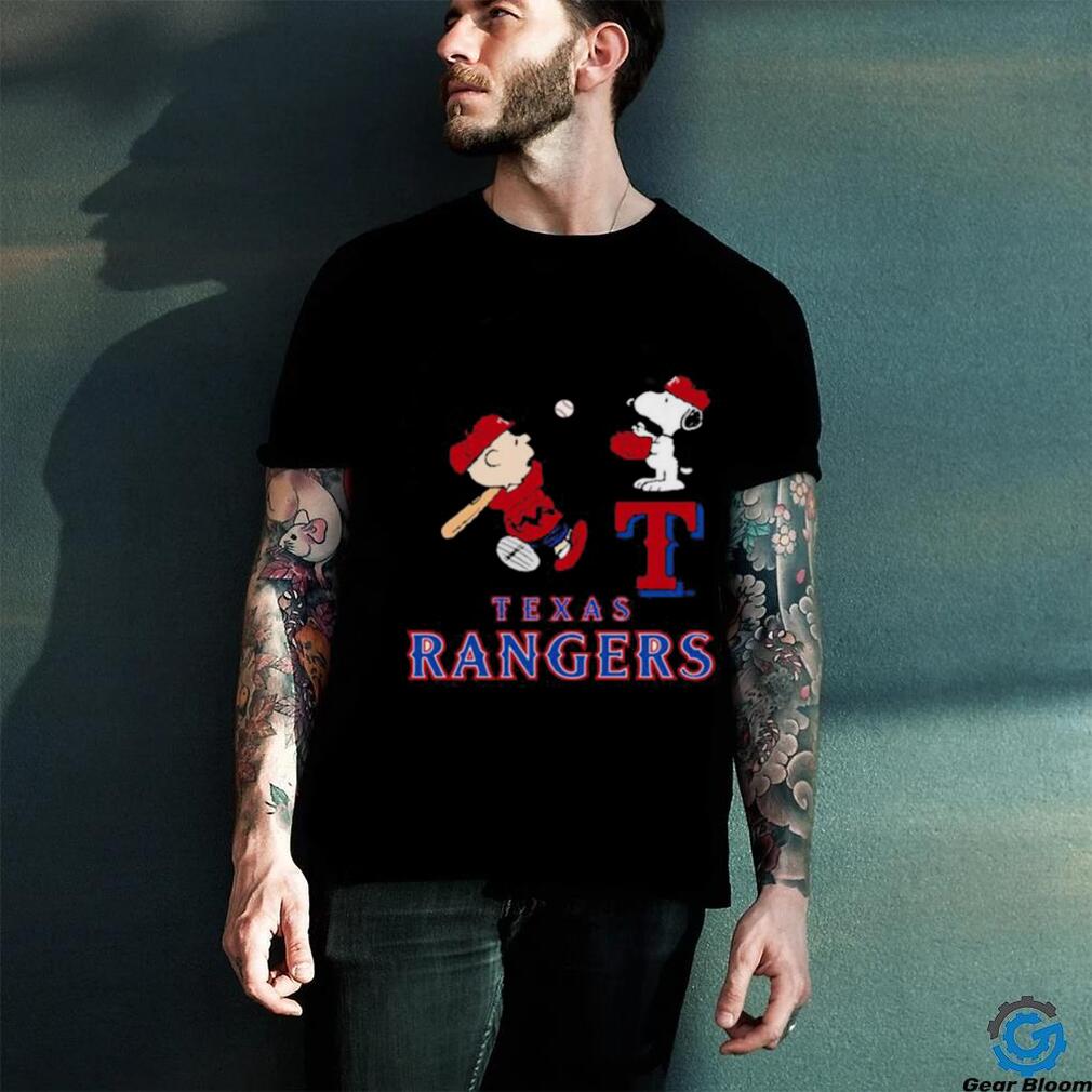 Peanuts Charlie Brown And Snoopy Playing Baseball Texas Rangers Shirt Peanuts Charlie Brown And Snoopy Playing Baseball Texas Rangers Shirt