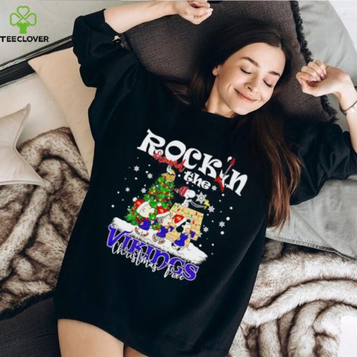 Peanuts NFL Minnesota Vikings Rockin Around Christmas Tree shirt
