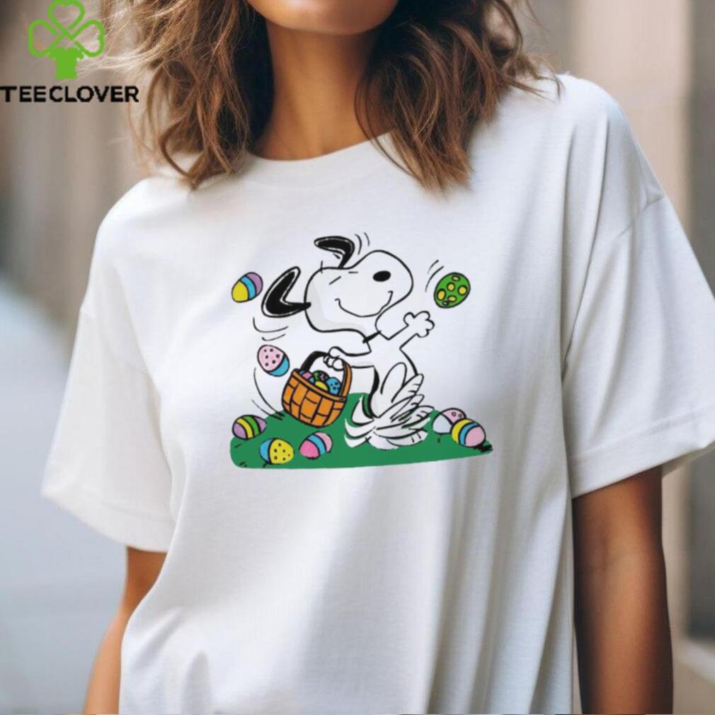 Peanuts Snoopy happy Easter day shirt Peanuts Snoopy happy Easter day shirt