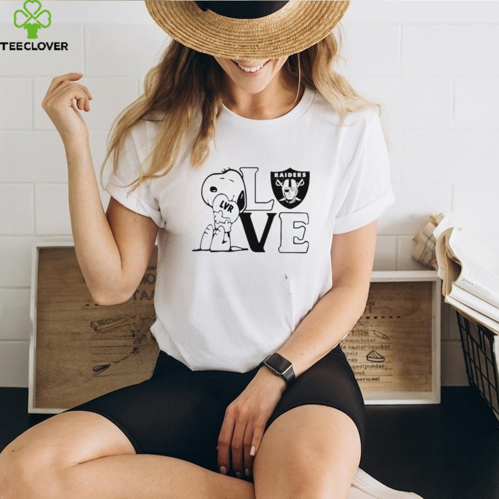 Peanuts Snoopy love Las Vegas Raiders shirt