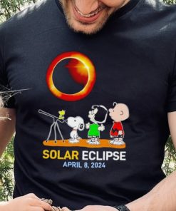 Peanuts characters watching Solar Eclipse April 8 2024 shirt