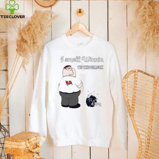 Peter Griffin Tampa Bay Buccaneers I smell winning tis the season peeing on Dallas Cowboys helmet hoodie, sweater, longsleeve, shirt v-neck, t-shirt