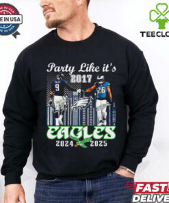 Philadelphia Eagles party like it’s 2017 Nick Foles and Saquon Barkley football signatures shirt