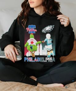 Philadelphia Phillies vs Philadelphia Eagles Philadelphia Skyline 2023 Shirt