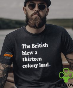 Phillies fan wearing the british blew a thirteen colony lead shirt