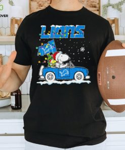 Happy Merry Christmas Snoopy drive a car Detroit Lions logo flag gift shirt