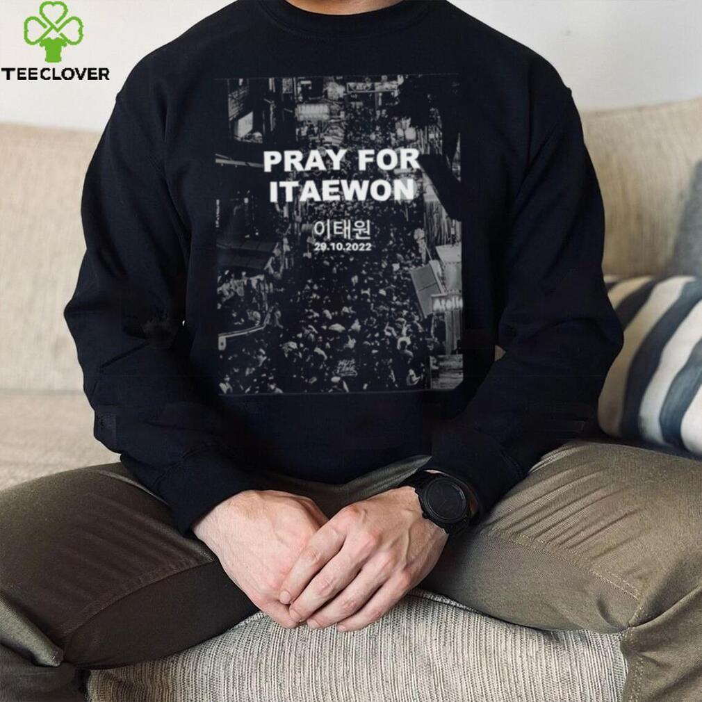 Pray for Itaewon Halloween Festival Korea 29.10.22 remember shirt Pray for Itaewon Halloween Festival Korea 29.10.22 remember shirt