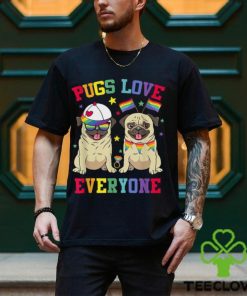 Pride Parade Pugs Love Everyone LGBT Pugs Gay Pride LGBT T Shirt