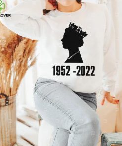 Queen Of England Elizabeth II 1952 – 2022 hoodie, sweater, longsleeve, shirt v-neck, t-shirt