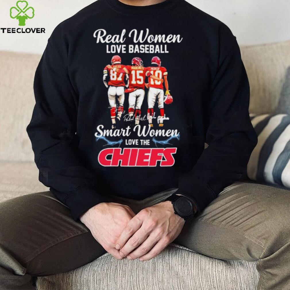 Real Women Love Football Smart Women Love The Chiefs Travis Kelce Patrick  Mahomes And Isiah Pacheco Signatures Shirt - Limotees