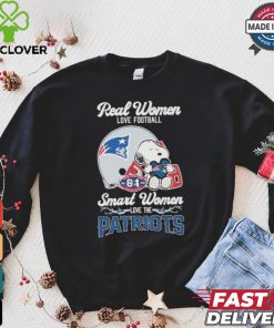 Real Women Love Football Smart Women Love The New England Patriots T Shirt