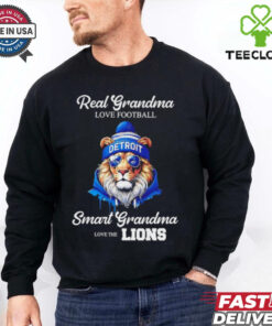 Real grandma love football smart grandma love the Detroit Lions shirt