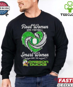 Real women love football smart women love the Oregon Ducks diamond heart shirt