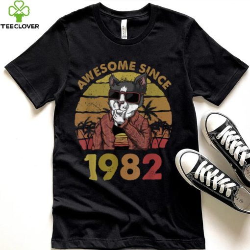 Retro Cool Cat Awesome Since 1982 Vintage Classic Vintage T Shirt