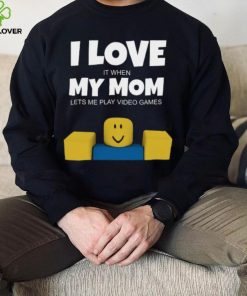 Roblox NOOB I Love My Mom Funny Gamer Gift T Shirt