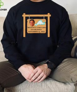 Ron DeSantis Migrant’s Vineyard established 2022 hoodie, sweater, longsleeve, shirt v-neck, t-shirt