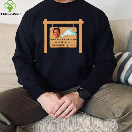 Ron DeSantis Migrant’s Vineyard established 2022 hoodie, sweater, longsleeve, shirt v-neck, t-shirt