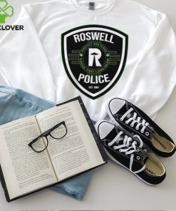 Roswell police est 1891 protect and serve those that land here shirt 1 Roswell police est 1891 protect and serve those that land here shirt