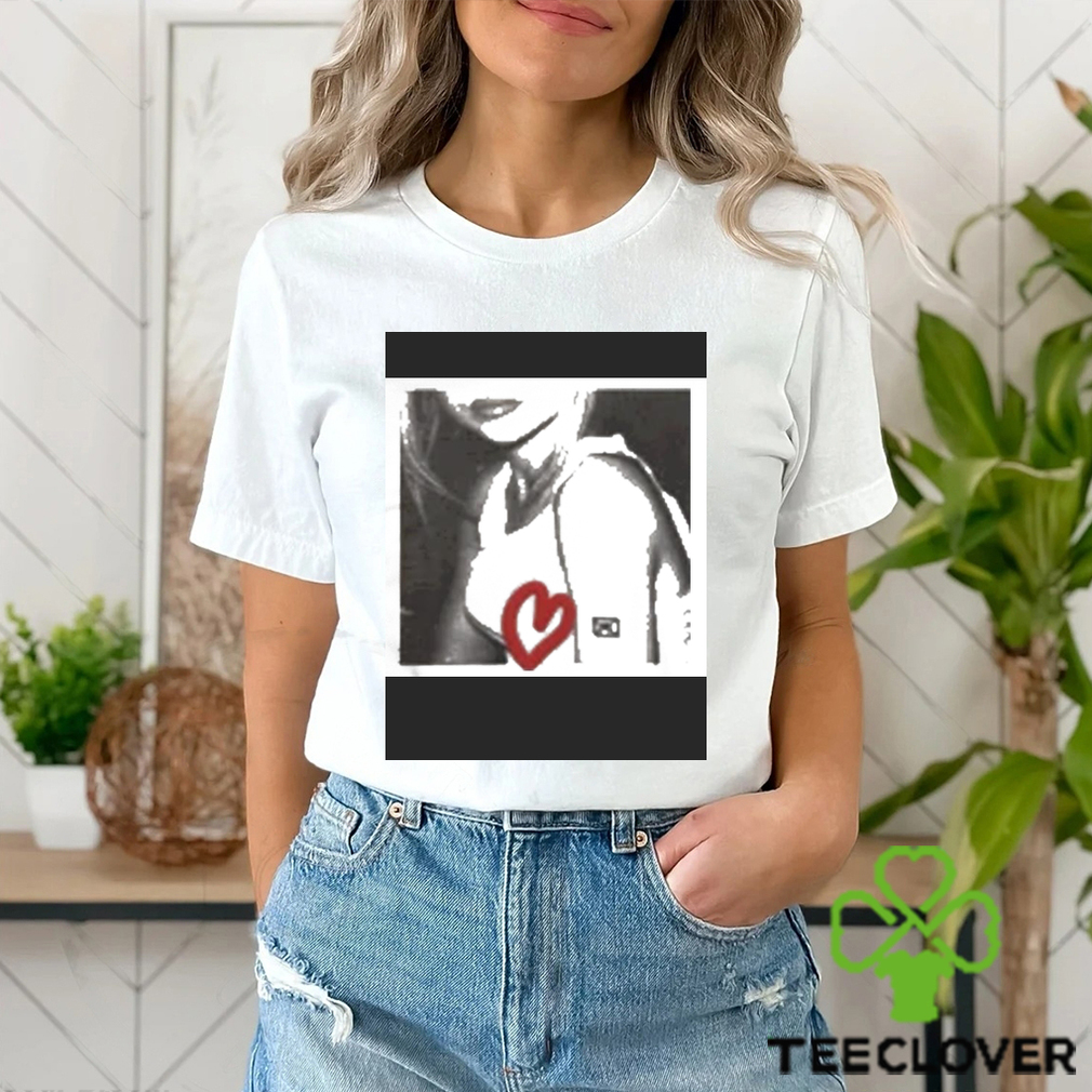 Sabrina Carpenter heart t shirt Sabrina Carpenter heart t shirt