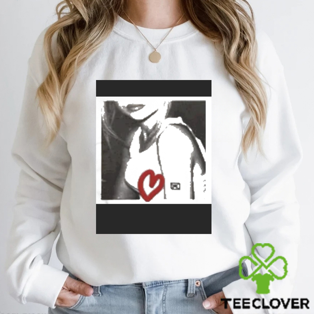 Sabrina Carpenter heart t shirt Sabrina Carpenter heart t shirt