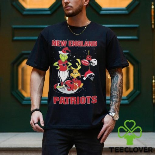 Santa Grinch And Dog New England Patriots Christmas Shirt