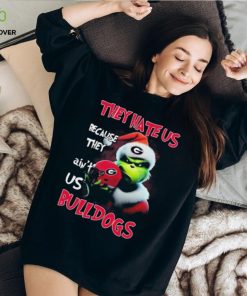 Santa Grinch Christmas They Hate Us Because Ain’t Us Georgia Bulldogs Shirt