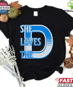 She loves the D Detroit Lions shirt
