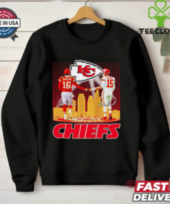 Skyline City Len Dawson and Patrick Mahomes Kansas City Chiefs Shirt, featuring a graphic of the Kansas City skyline with iconic images of Chiefs legends Len Dawson and Patrick Mahomes. Perfect for fans honoring the history and future of the Chiefs' quarterback position.