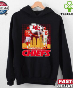 Skyline City Len Dawson and Patrick Mahomes Kansas City Chiefs Shirt, featuring a graphic of the Kansas City skyline with iconic images of Chiefs legends Len Dawson and Patrick Mahomes. Perfect for fans honoring the history and future of the Chiefs' quarterback position.