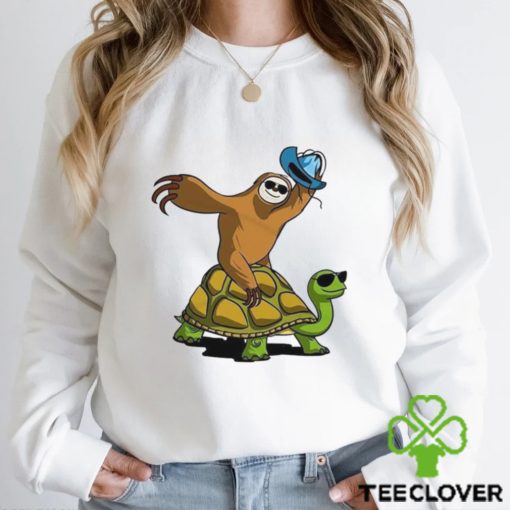 Sloth Cowboy Riding Turtle T Shirt Classic Hoodie