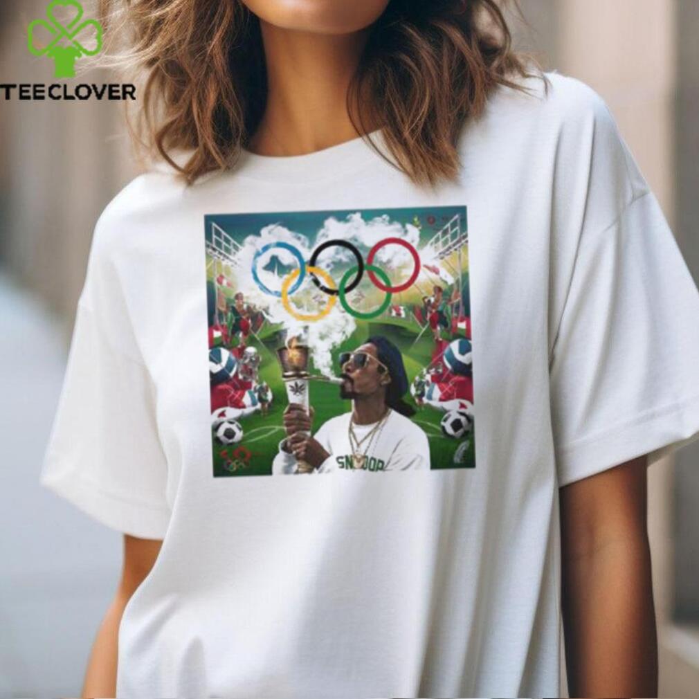 Snoop Dogg At The Olympic 2024 Paris With Olympic Flame Canabis Unisex T Shirt