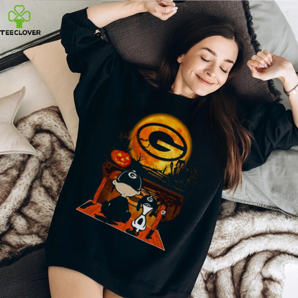 Charlie Brown Snoopy Dog Watching City Green Bay Packers Shirt -  High-Quality Printed Brand