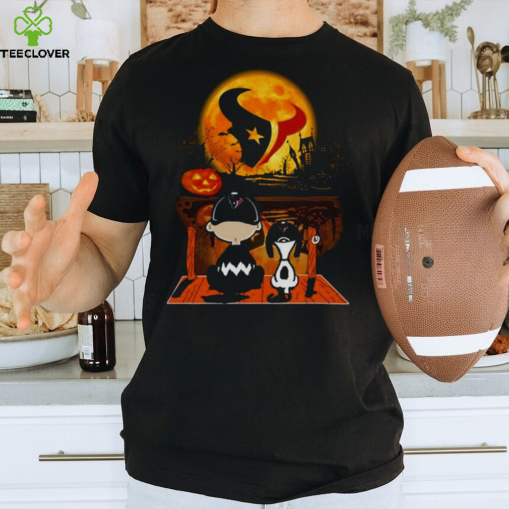 Snoopy And Charlie Brown Houston Texans Sitting Under Moon Halloween 2023 T shirt Snoopy And Charlie Brown Houston Texans Sitting Under Moon Halloween 2023 T shirt