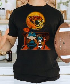 Snoopy And Charlie Brown Jacksonville Jaguars Sitting Under Moon Halloween 2023 T shirt