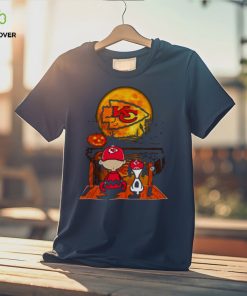 Snoopy And Charlie Brown Kansas City Chiefs Sitting Under Moon Halloween 2023 T shirt 1 Snoopy And Charlie Brown Kansas City Chiefs Sitting Under Moon Halloween 2023 T shirt
