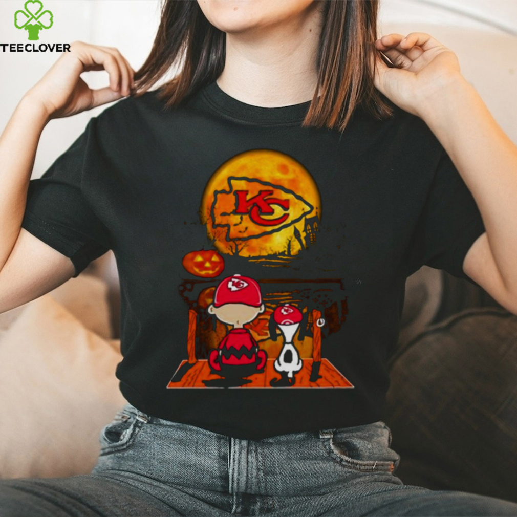 Snoopy And Charlie Brown Kansas City Chiefs Sitting Under Moon Halloween 2023 T shirt Snoopy And Charlie Brown Kansas City Chiefs Sitting Under Moon Halloween 2023 T shirt