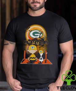 Snoopy And Charlie Brown Pumpkin Green Bay Packers Halloween Moon 2023 T Shirt 3 Snoopy And Charlie Brown Pumpkin Green Bay Packers Halloween Moon 2023 T Shirt