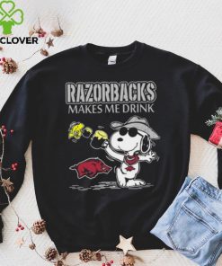 Snoopy And Woodstock Arkansas Razorbacks Makes Me Drinks Shirt