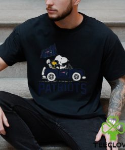 Snoopy And Woodstock Driving Car New England Patriots T shirt